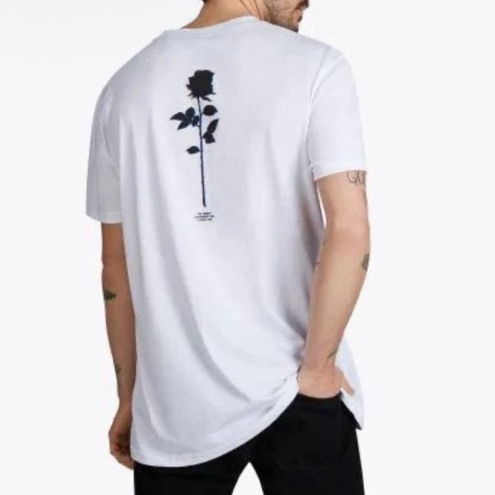 NWT Mystic White Graphic T-Shirt